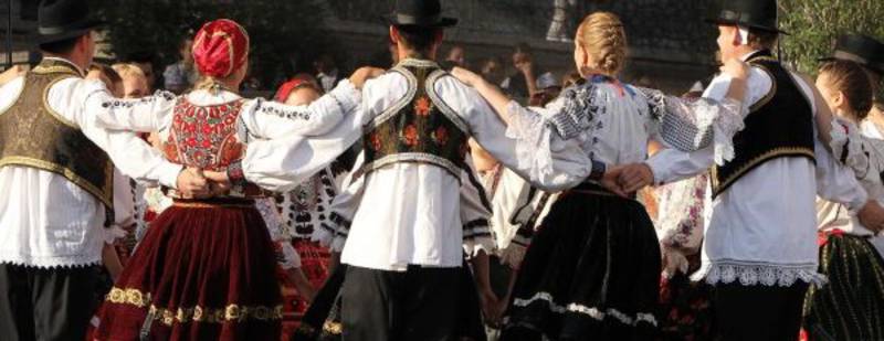 BALKÁN-FOLKEST A VIZIN ZENEKARRAL