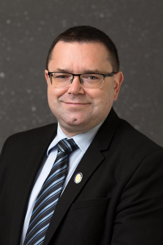 FEKETE LYUKAK: REJTLYES GITESTEK GALAXISUNKBAN S AZON TL