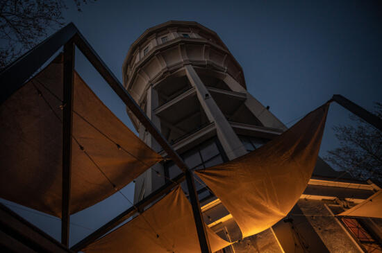 ELEML�MP�S TORONYL�TOGAT�S