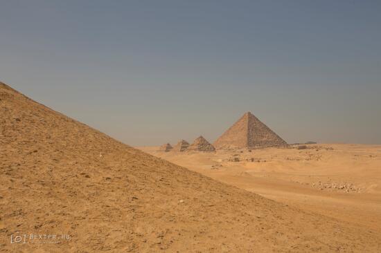 VILÁGJÁRÓK KÖRMEND: EGYIPTOM TITKAINAK NYOMÁBAN VILÁGJÁRÓK KÖRMEND: EGYIPTOM TITKAINAK NYOMÁBAN